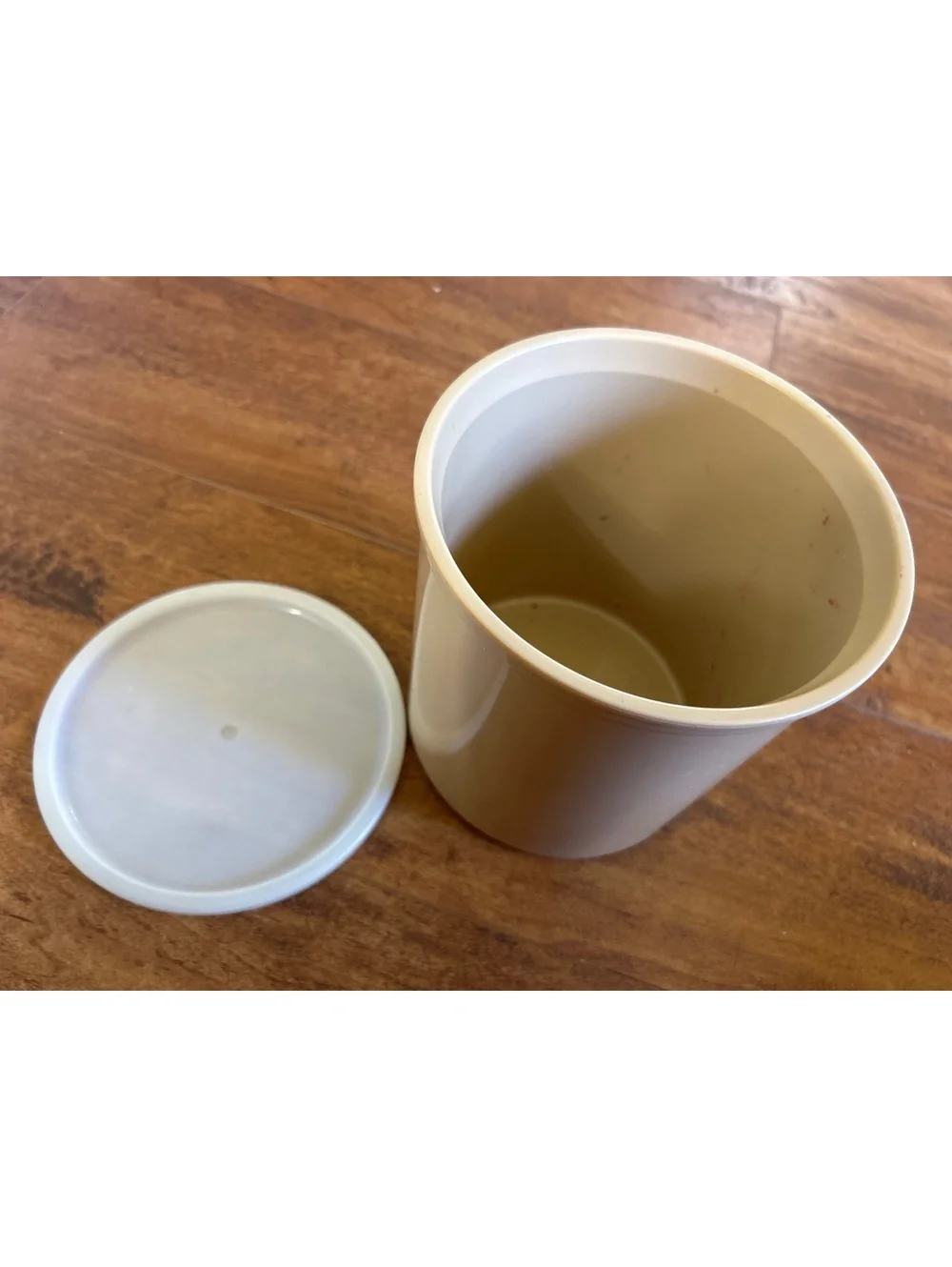 Cambro CPL 2.7 Plastic Storage Container with Lid
